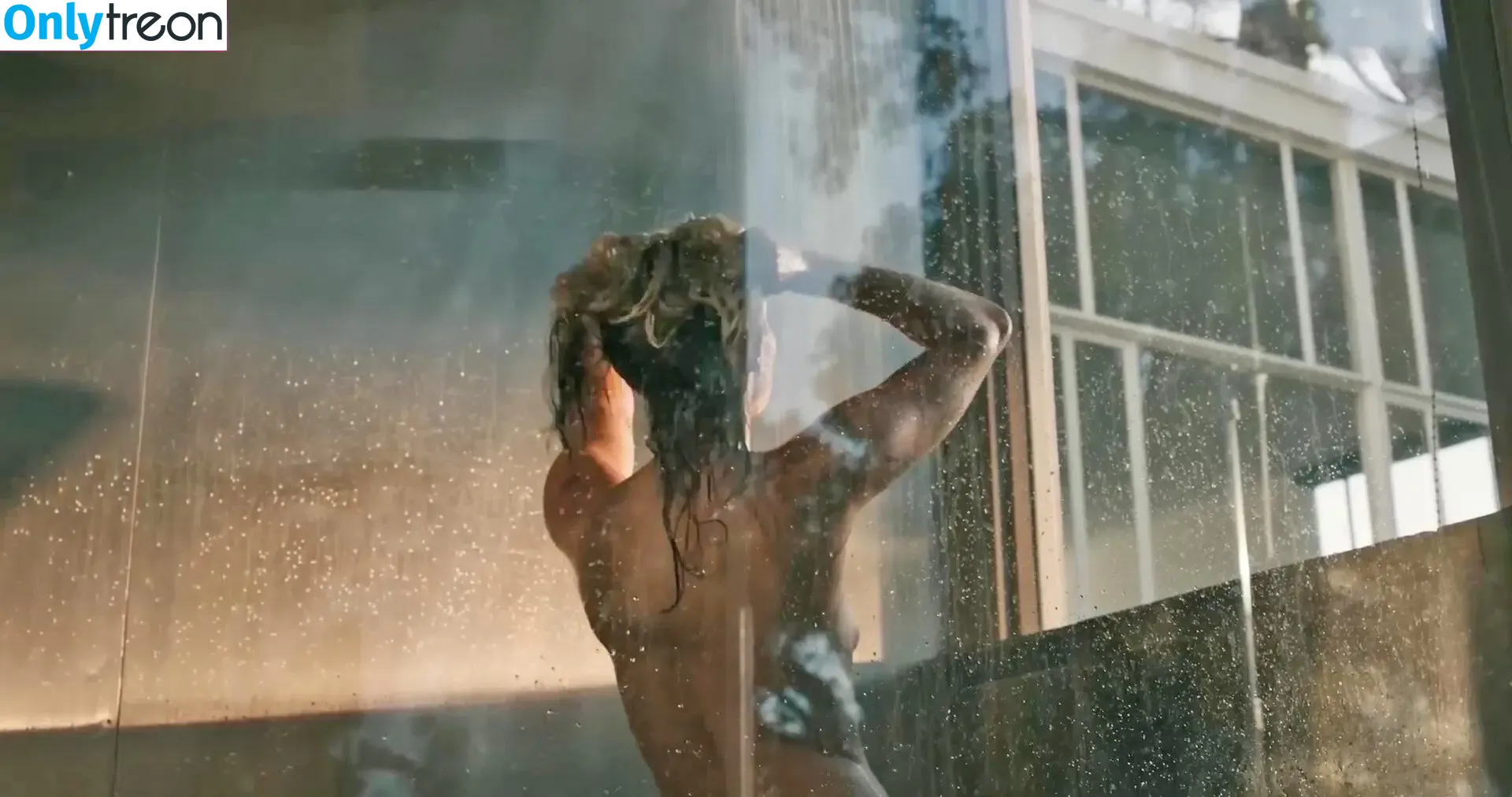 Miley Cyrus nude photo #1908 (MileyCyrus)