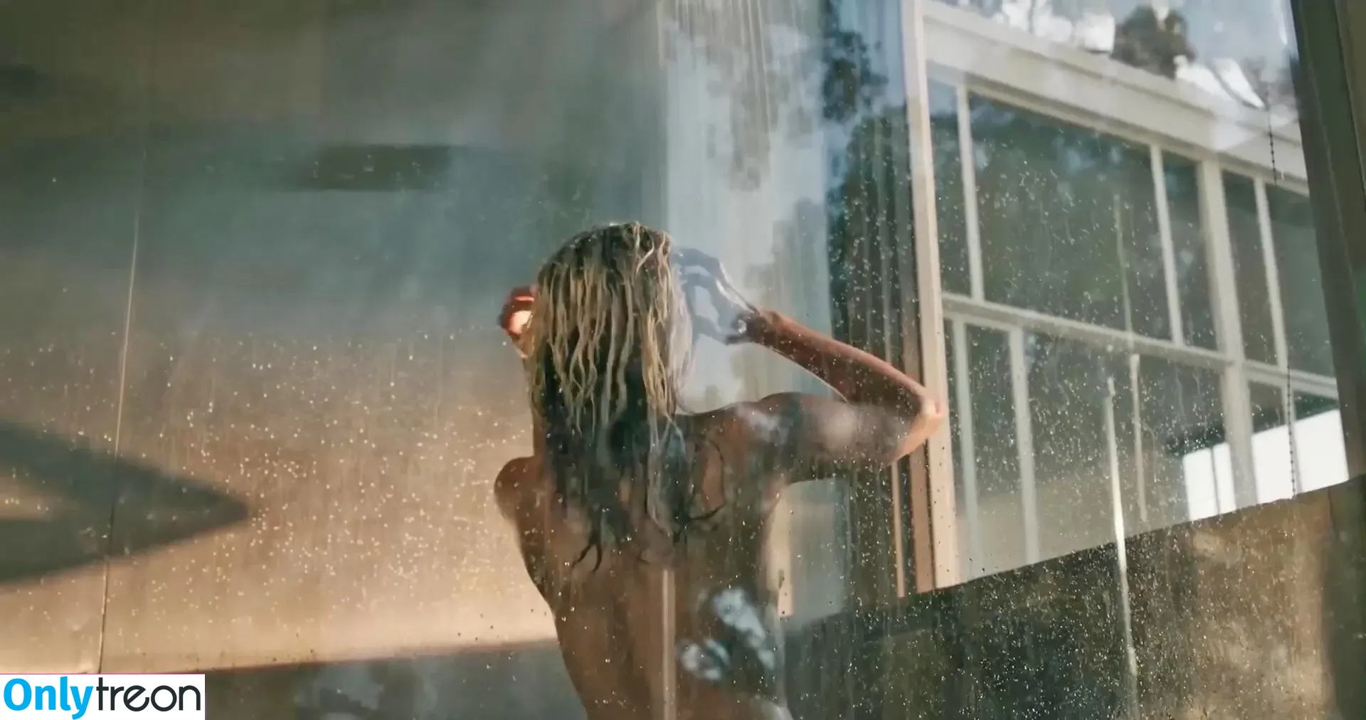 Miley Cyrus nude photo #1909 (MileyCyrus)