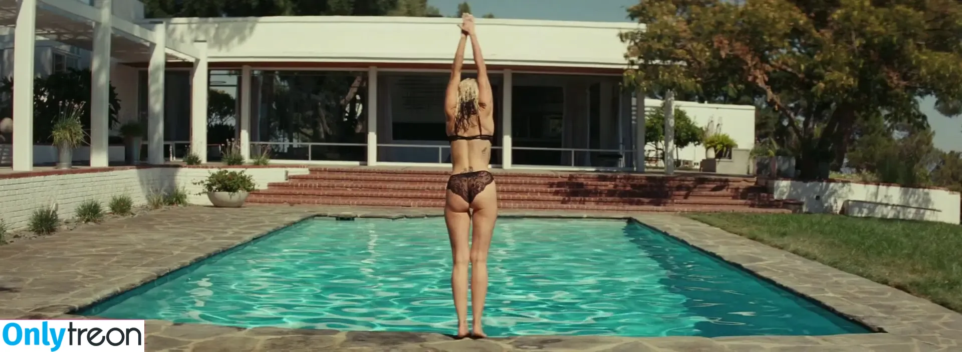 Miley Cyrus nude photo #1921 (MileyCyrus)