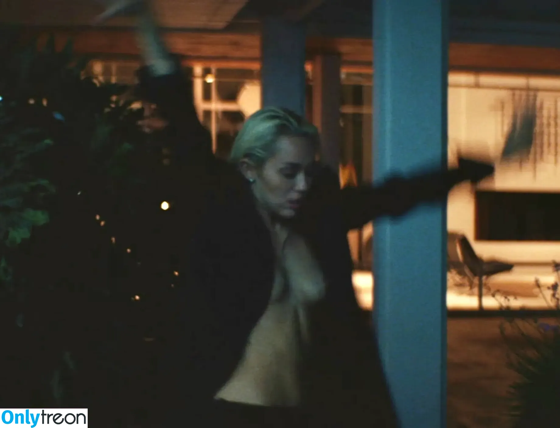 Miley Cyrus nude photo #1923 (MileyCyrus)