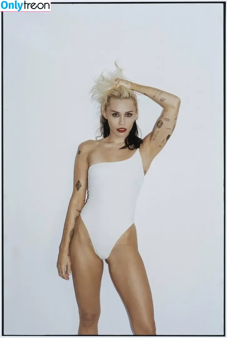 Miley Cyrus nude photo #1930 (MileyCyrus)