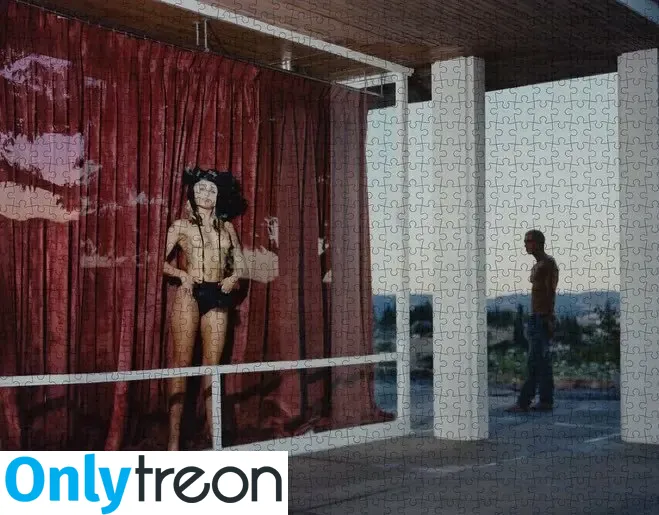 Miley Cyrus nude photo #1953 (MileyCyrus)