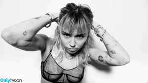 Miley Cyrus / MileyCyrus nude photo #2007