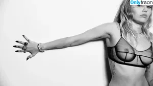 Miley Cyrus / MileyCyrus nude photo #2012