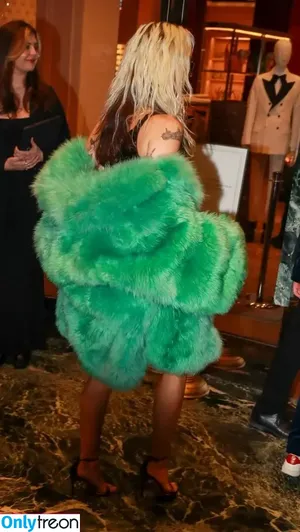 Miley Cyrus / MileyCyrus nude photo #2019