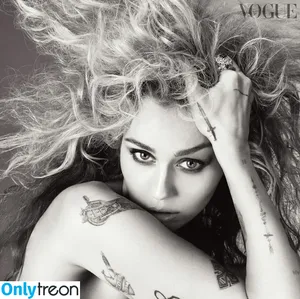 Miley Cyrus / MileyCyrus nude photo #2118