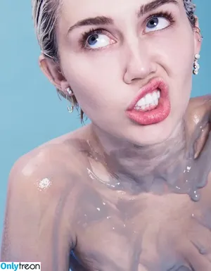 Miley Cyrus / MileyCyrus nude photo #2127