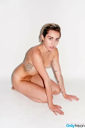 Miley Cyrus / MileyCyrus nude photo #2153