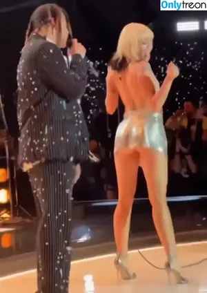 Miley Cyrus / MileyCyrus nude photo #2173