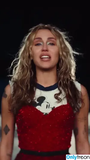 Miley Cyrus / MileyCyrus nude photo #2193