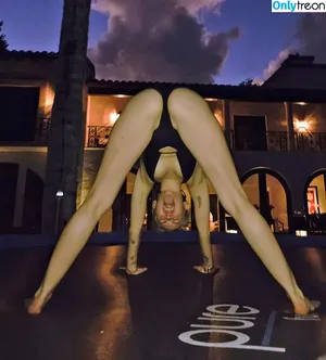 Miley Cyrus / MileyCyrus nude photo #2225