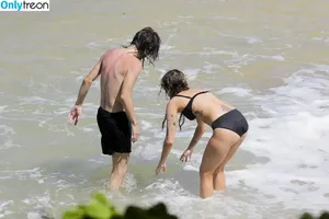 Miley Cyrus / MileyCyrus nude photo #2239