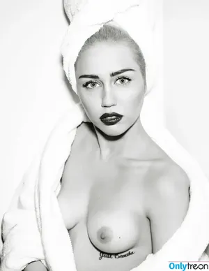 Miley Cyrus / MileyCyrus nude photo #2245