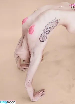 Miley Cyrus / MileyCyrus nude photo #2247
