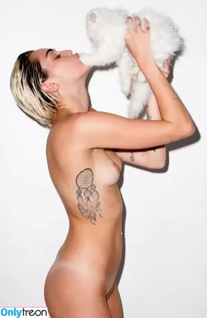 Miley Cyrus / MileyCyrus nude photo #2283