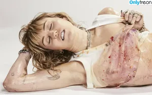 Miley Cyrus / MileyCyrus nude photo #2295