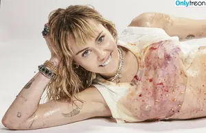 Miley Cyrus / MileyCyrus nude photo #2298