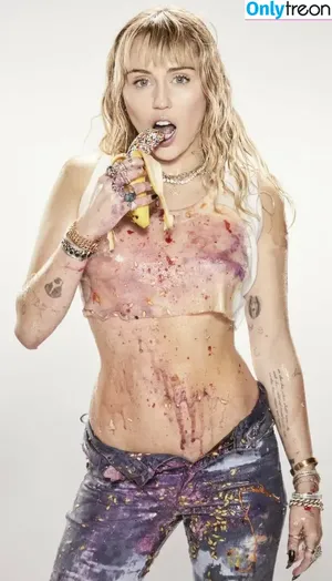Miley Cyrus / MileyCyrus nude photo #2302