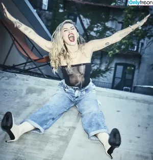 Miley Cyrus / MileyCyrus nude photo #2307