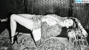 Miley Cyrus / MileyCyrus nude photo #2310