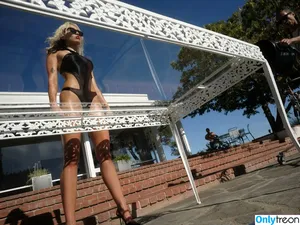 Miley Cyrus / MileyCyrus nude photo #2375
