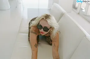 Miley Cyrus / MileyCyrus nude photo #2380