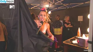 Miley Cyrus / MileyCyrus nude photo #2417