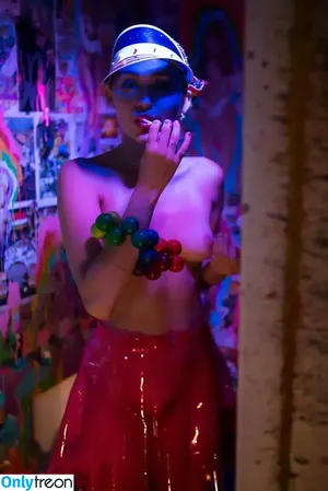 Miley Cyrus / MileyCyrus nude photo #2437