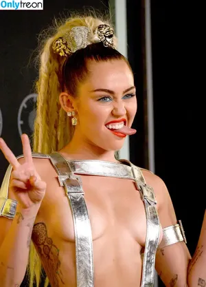 Miley Cyrus / MileyCyrus nude photo #2460