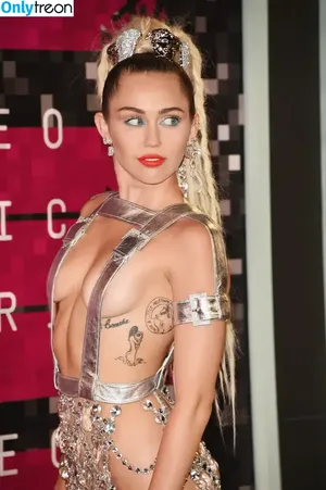 Miley Cyrus / MileyCyrus nude photo #2462