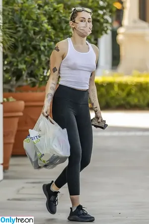 Miley Cyrus / MileyCyrus nude photo #2476