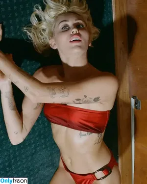 Miley Cyrus / MileyCyrus nude photo #2500