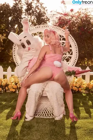 Miley Cyrus / MileyCyrus nude photo #2655