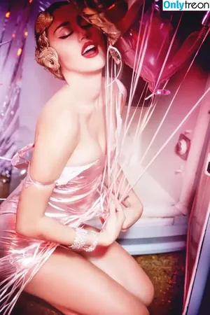 Miley Cyrus / MileyCyrus nude photo #2670