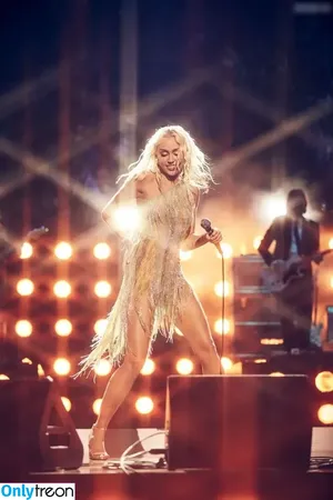Miley Cyrus / MileyCyrus nude photo #2721