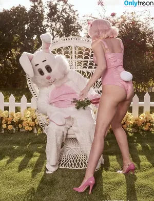 Miley Cyrus / MileyCyrus nude photo #2742