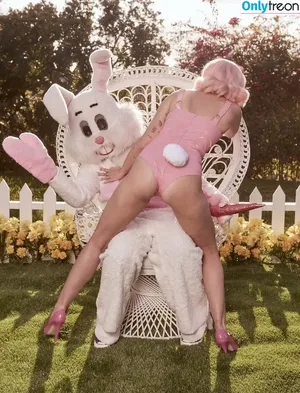 Miley Cyrus / MileyCyrus nude photo #2743