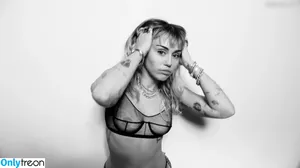 Miley Cyrus / MileyCyrus nude photo #2752