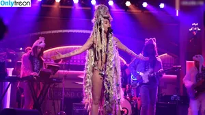 Miley Cyrus / MileyCyrus nude photo #2779