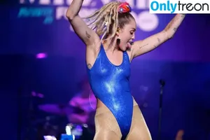 Miley Cyrus / MileyCyrus nude photo #2792