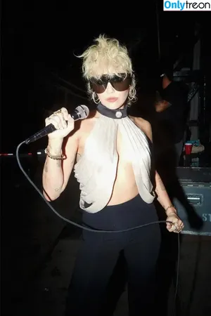 Miley Cyrus / MileyCyrus nude photo #2803