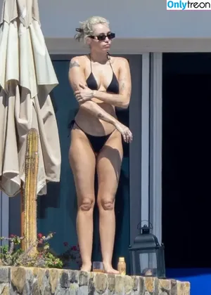 Miley Cyrus / MileyCyrus nude photo #2844