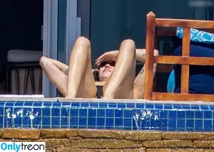 Miley Cyrus / MileyCyrus nude photo #2857
