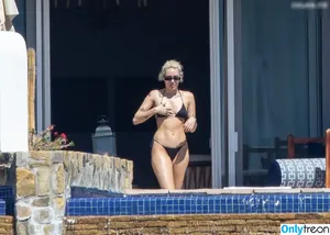 Miley Cyrus / MileyCyrus nude photo #2863
