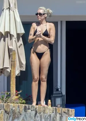 Miley Cyrus / MileyCyrus nude photo #2868