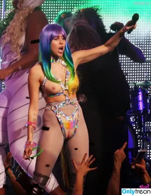 Miley Cyrus / MileyCyrus nude photo #2872