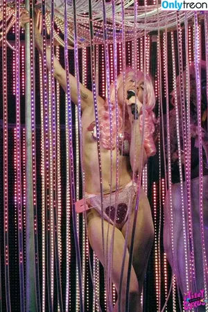 Miley Cyrus / MileyCyrus nude photo #2890