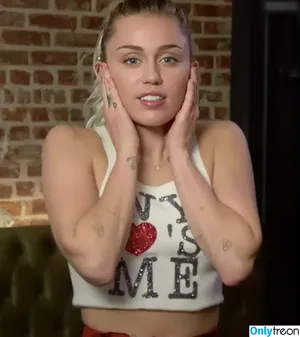 Miley Cyrus / MileyCyrus nude photo #2984