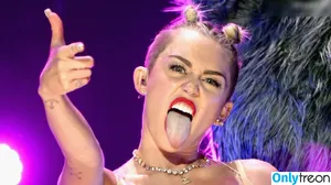 Miley Cyrus / MileyCyrus nude photo #2997