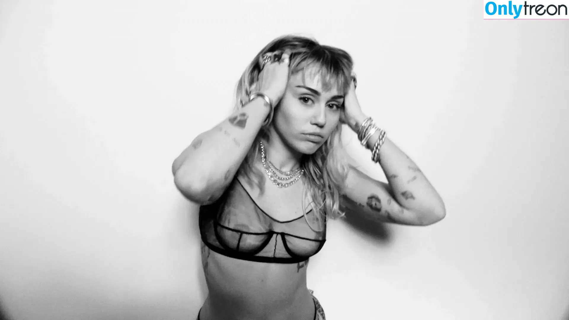 Miley Cyrus nude photo #2004 (MileyCyrus)